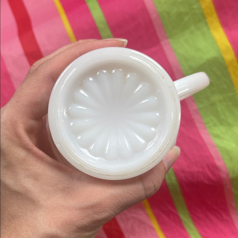 Vintage Bubble Glass White Milk Glass Creamer Cup - Picture 7 of 7